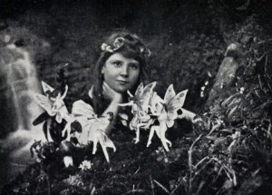 Cottingley_Fairies_1_article