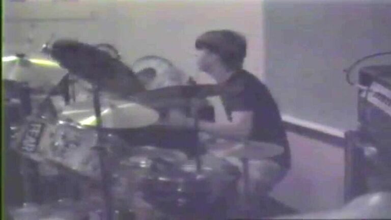 16-Year-Old Dave Grohl Demonstrates His Emerging Drumming Talent, Playing in His Punk Band “Mission Impossible” (1985)